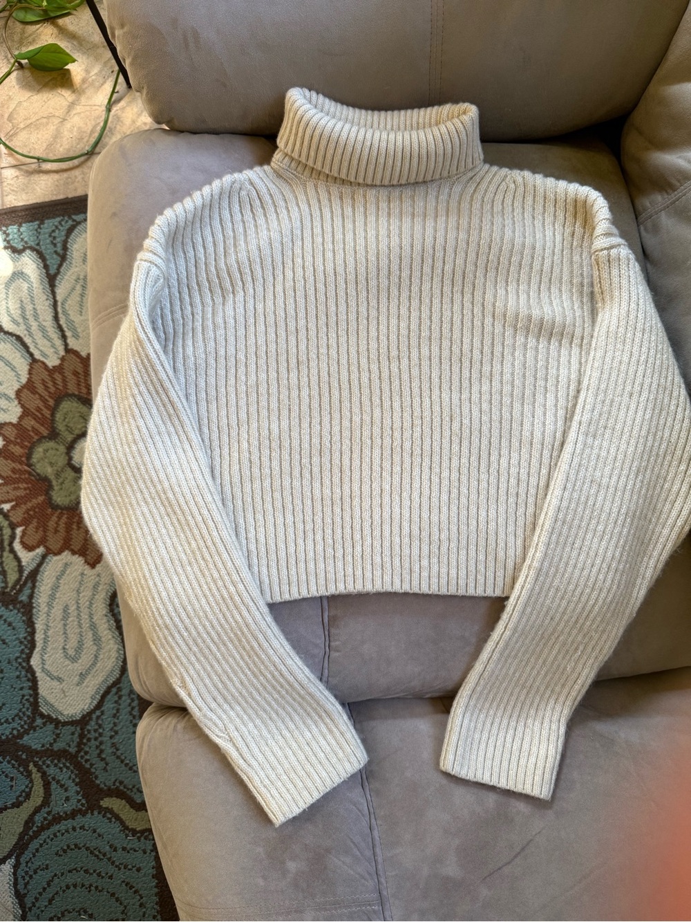 H&M Cream Ribbed Cropped Turtleneck Sweater